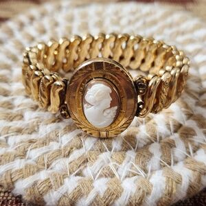 40's Carmen Gold Filled SWEETHEART BRACELET with Cameo